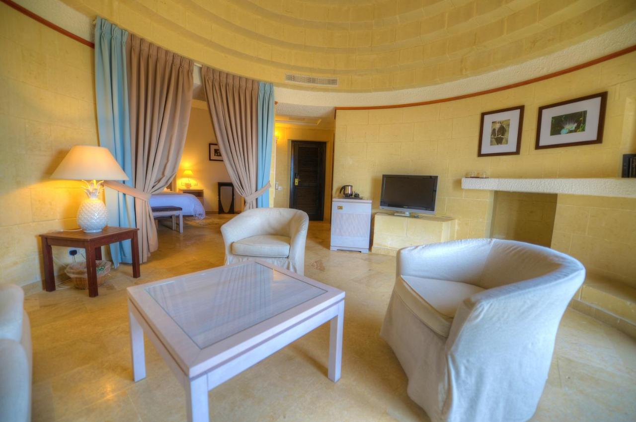 Hotel Ta' Cenc & Spa Sannat Exterior photo Suite at the Hotel