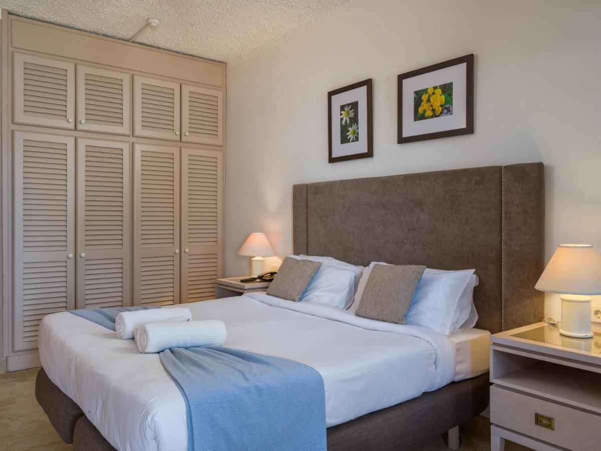 Hotel Ta' Cenc & Spa Sannat Exterior photo A bedroom at the hotel