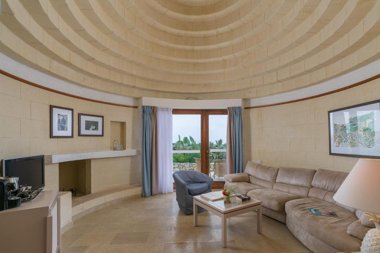 Hotel Ta' Cenc & Spa Sannat Exterior photo Suite at the resort