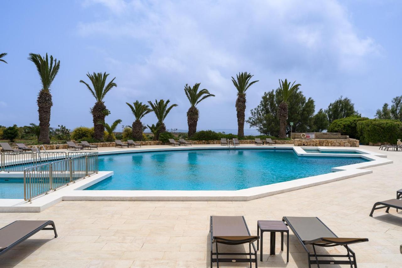 Hotel Ta' Cenc & Spa Sannat Exterior photo A swimming pool